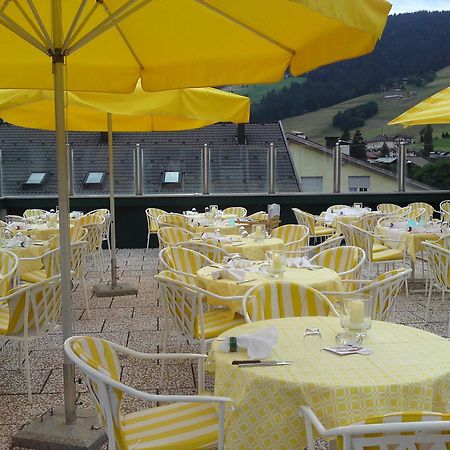 Hotel Cavallino Bianco - Weisses Roessl San Candido Eksteriør billede