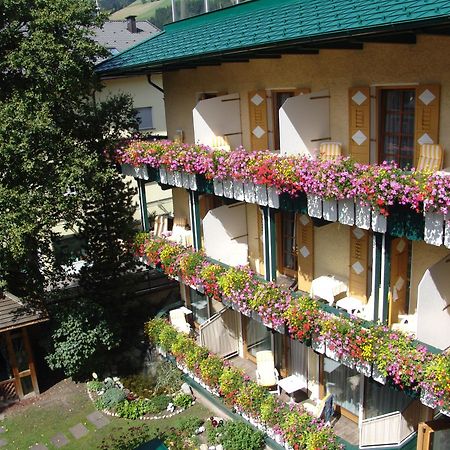 Hotel Cavallino Bianco - Weisses Roessl San Candido Eksteriør billede