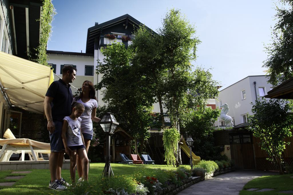 Hotel Cavallino Bianco - Weisses Roessl San Candido Eksteriør billede